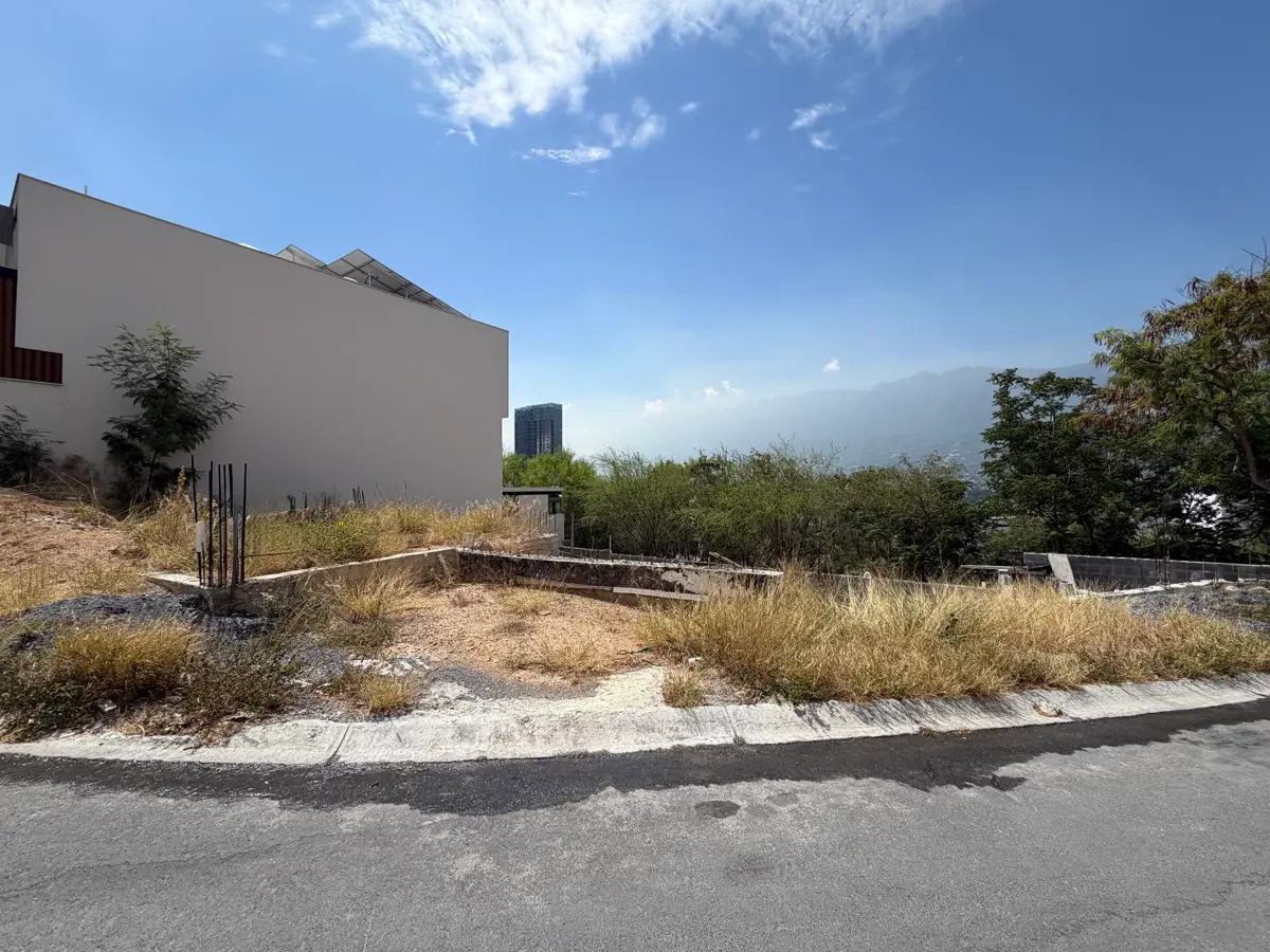 Terreno en venta en Colinas del Valle, Monterrey — foto 1 de 6