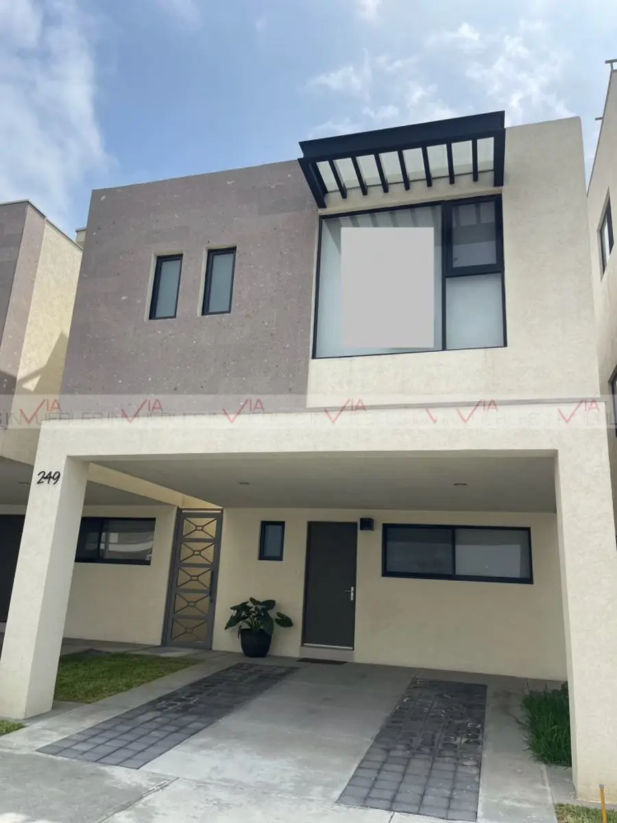 Casa en renta en Cumbres Provenza Cerrada Lux, García — foto 1 de 22