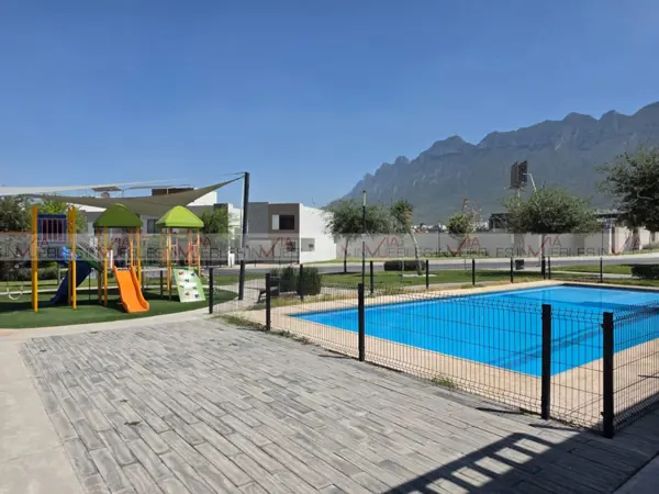 Casa en renta en Cumbres Calzadas, García — foto 2 de 12