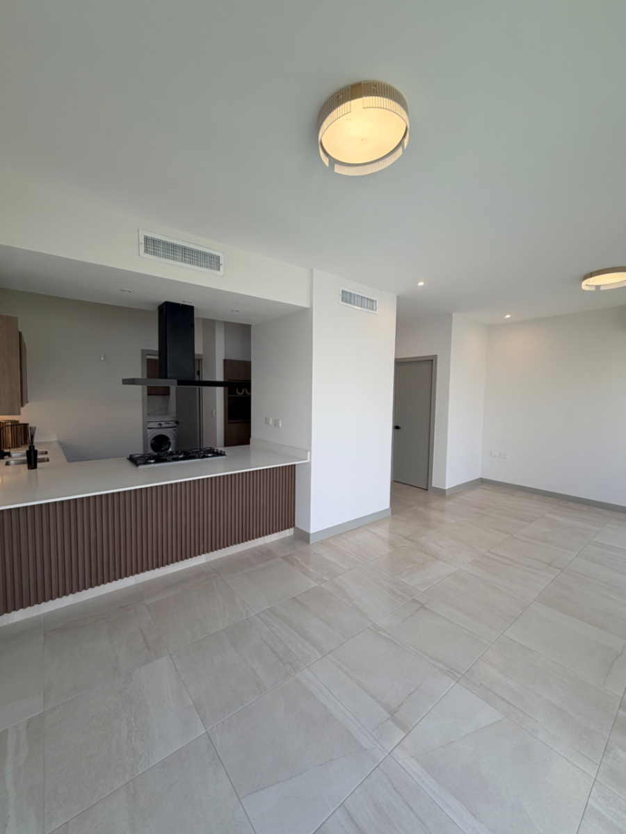 Vista 5 de Casa en Venta en Los Viñedos, Torreón: Con Seguridad Privada y Espacios Amplios