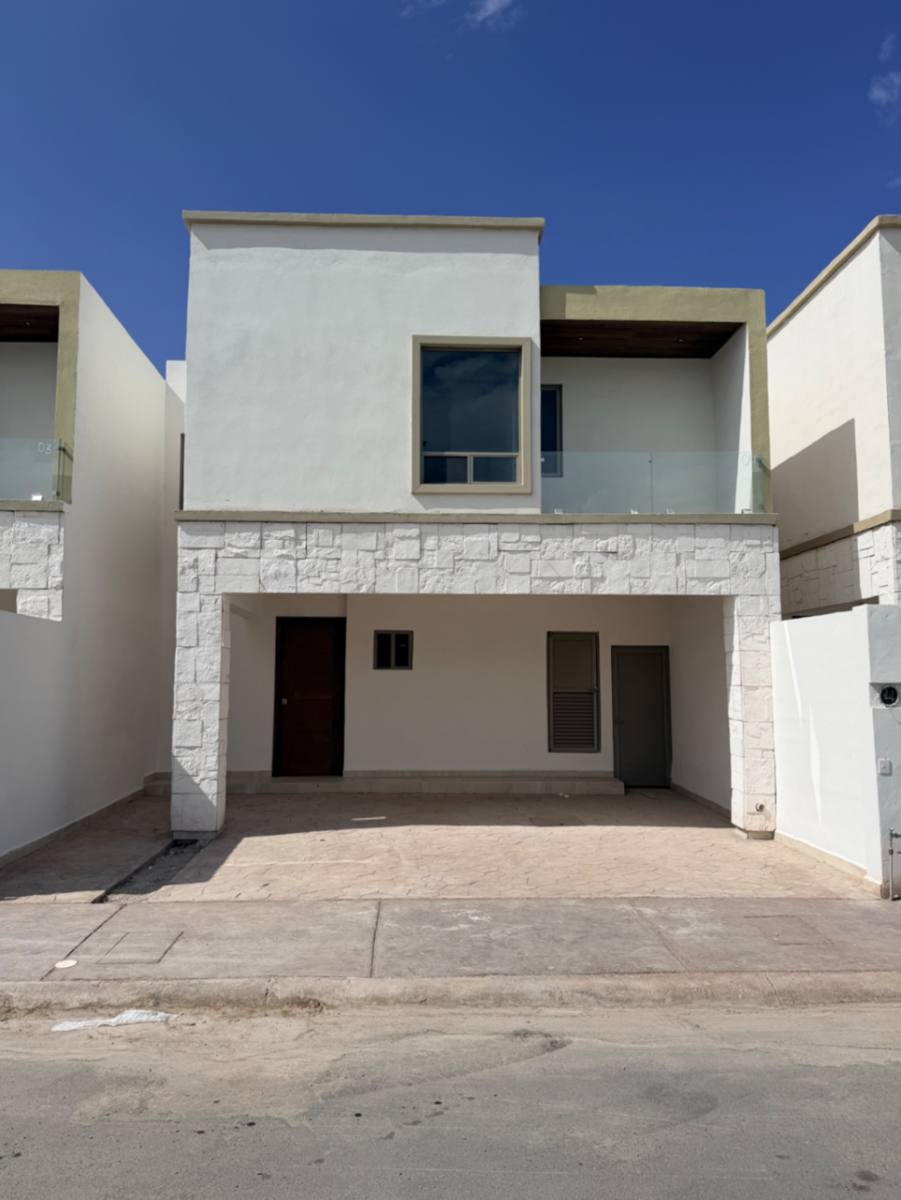 Casa en Venta en Los Viñedos, Torreón: Con Seguridad Privada y Espacios Amplios Casa en Venta en Los Viñedos, Torreón: Con Seguridad Privada y Espacios Amplios