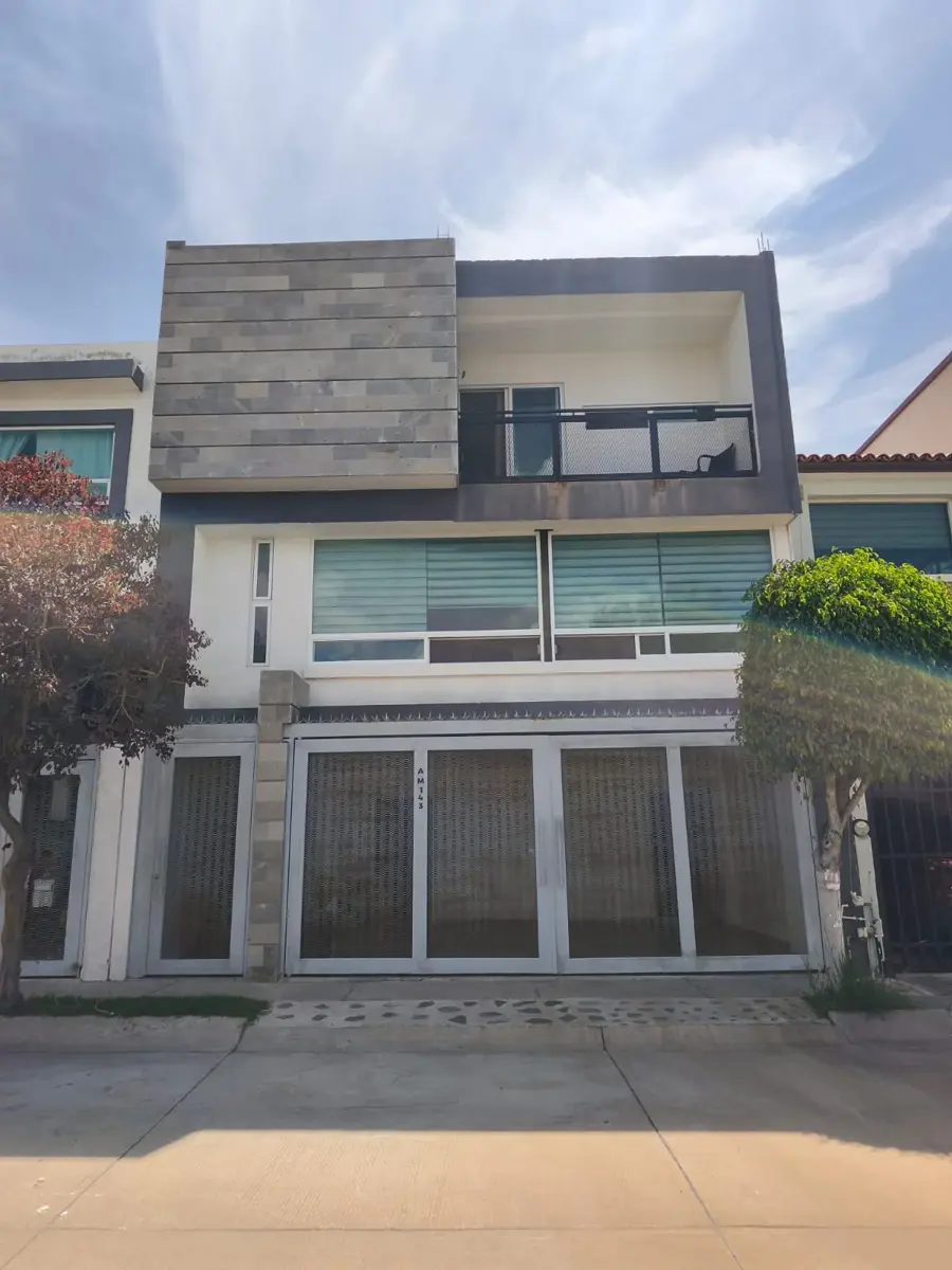 Casa en venta en La Foresta, León — foto 1 de 21