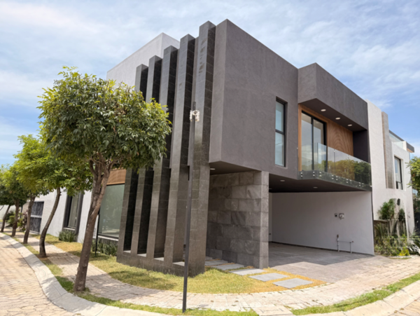 Casa en venta en Lomas de Angelópolis, San Andrés Cholula — foto 2 de 37
