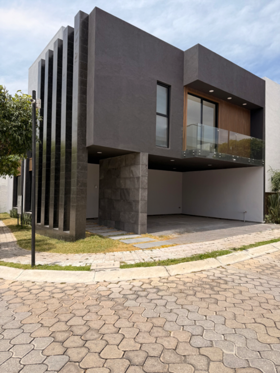 Casa en venta en Lomas de Angelópolis, San Andrés Cholula — foto 1 de 37