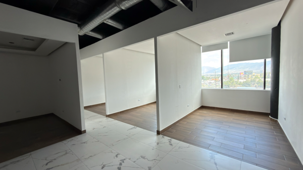 Oficina en renta de 100m² | Distrito V para 15 personas