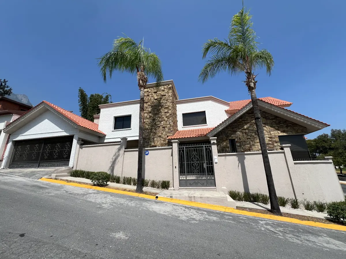 Casa en venta en Las Cumbres, Monterrey — foto 1 de 22