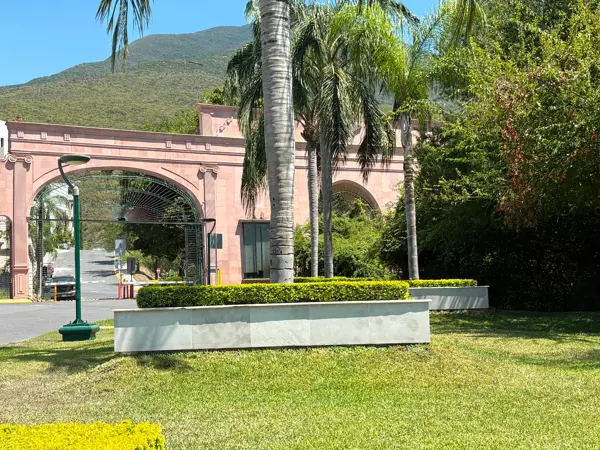 Terreno en venta en Las Águilas, Guadalupe — foto 2 de 5