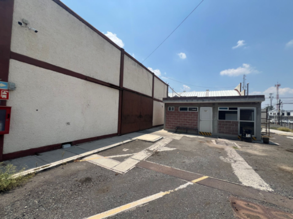 Bodega Industrial en Venta en Benito Juárez, Querétaro: Amplia y Funcional