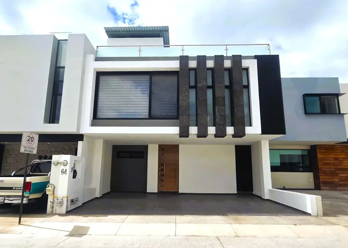 Casa en venta en Altos Juriquilla, Querétaro — foto 1 de 38