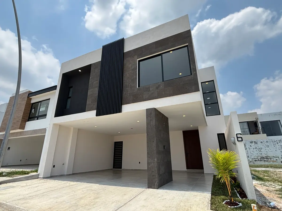 Casa en venta en Lomas del Dorado, Boca del Río — foto 1 de 27