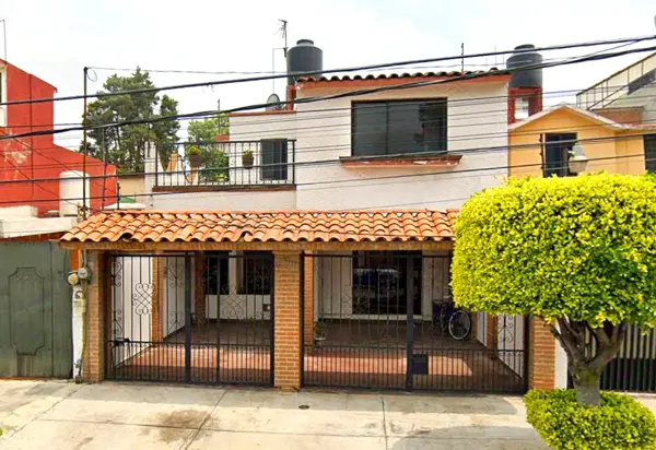 Casa en Remate Hipotecario en Valle Dorado, Tlalnepantla de Baz Casa en Remate Hipotecario en Valle Dorado, Tlalnepantla de Baz