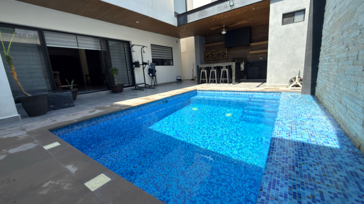 Casa en venta en Privanzas del Campestre, Arteaga — foto 1 de 9