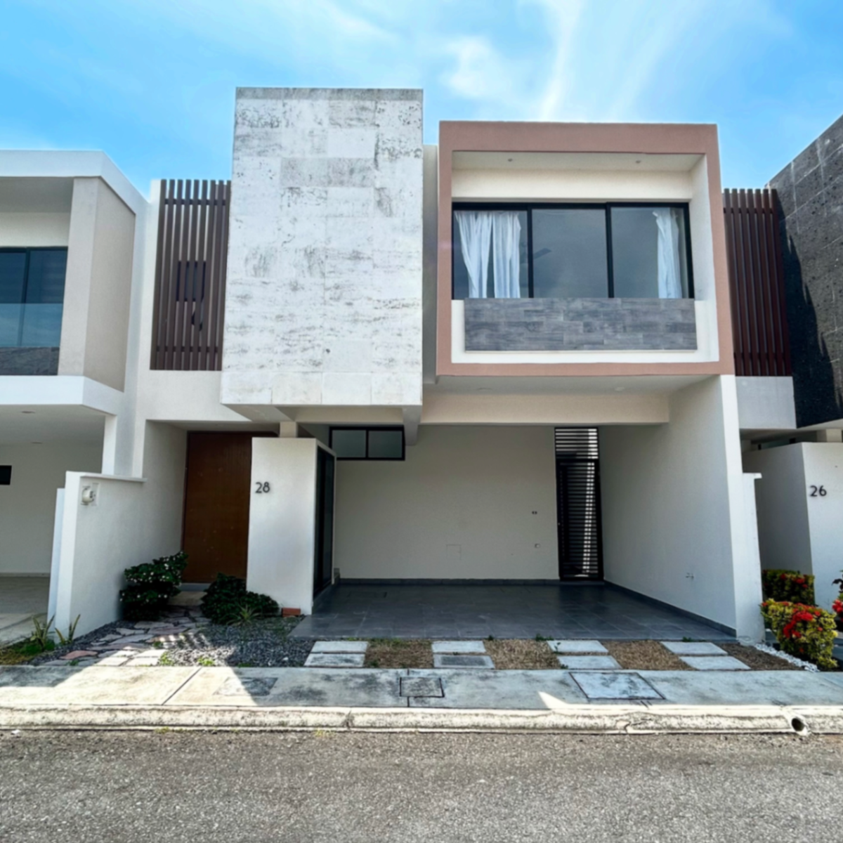 Casa en venta en Lomas de la Rioja, Alvarado — foto 1 de 15