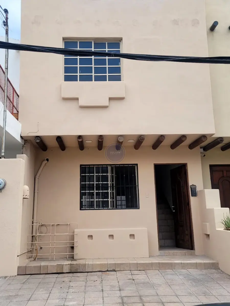 Casa en renta en Lazaro Garza Ayala, San Pedro Garza García — foto 1 de 11