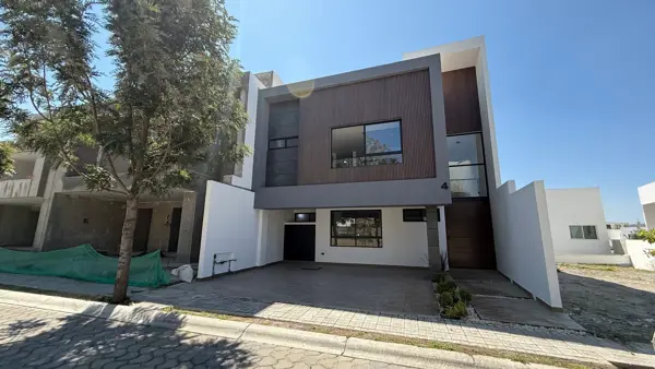 Casa en venta en Lomas de Angelópolis, Ocoyucan — foto 2 de 57
