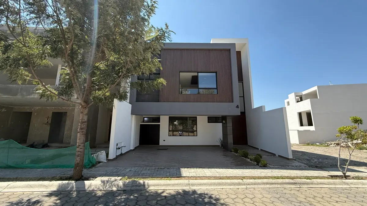 Casa en venta en Lomas de Angelópolis, Ocoyucan — foto 1 de 57