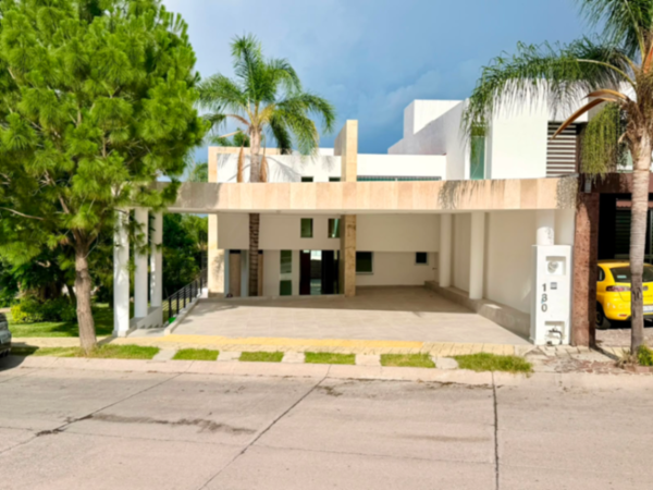 Casa en venta en Gran Jardin, León — foto 2 de 24