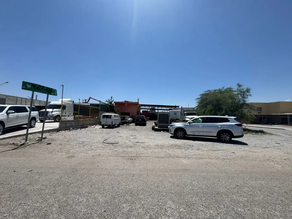 Vista 3 de Terreno en RENTA sobre Periférico, Nueva Laguna Sur, Torreón Coahuila