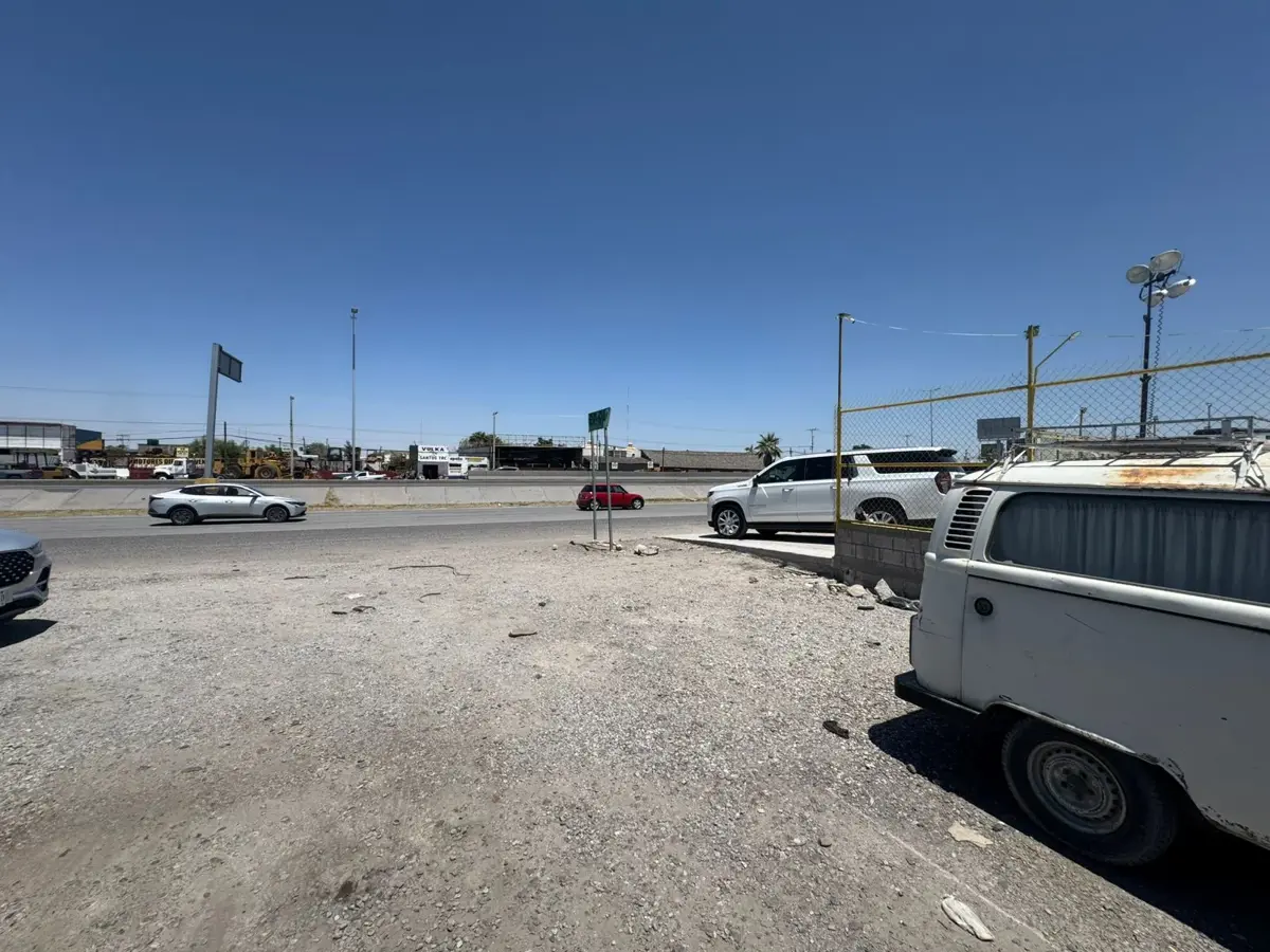 Vista 5 de Terreno en RENTA sobre Periférico, Nueva Laguna Sur, Torreón Coahuila