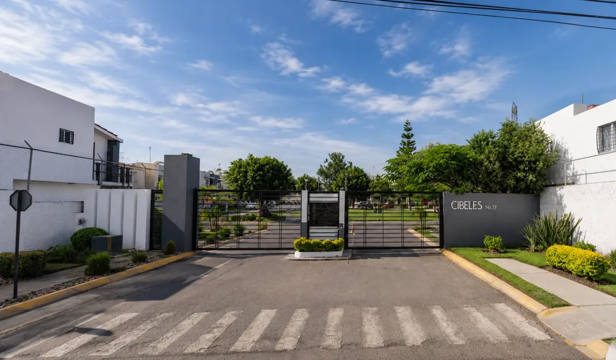 Casa en venta en Jardines de las Fuentes, Zapopan — foto 1 de 5