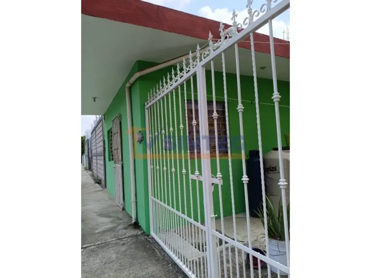 Casa en venta en Villa de las Flores, Poza Rica de Hidalgo — foto 1 de 8