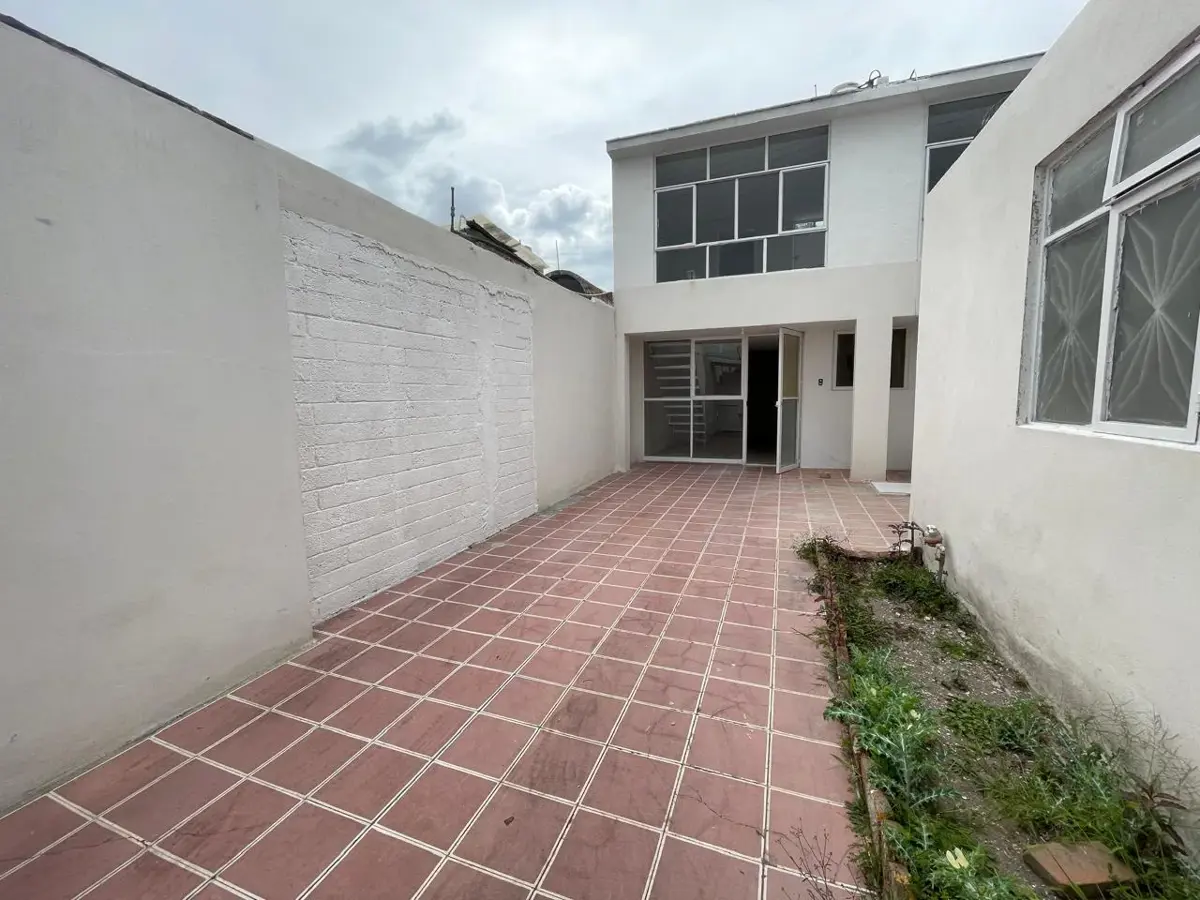 Casa en venta en Jardines de San Manuel, Puebla — foto 1 de 16