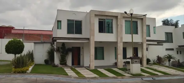 Se Vende Casa en Fraccionamiento Residencial del Parque por Periferico Ecologico