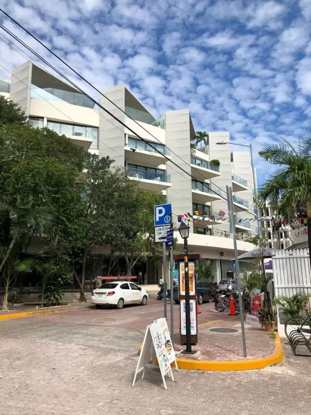 SE VENDE DEPARTAMENTO EN PLAYA DEL CARMEN TOTALMENTE AMUEBLADO Y EQUIPADO SE VENDE DEPARTAMENTO EN PLAYA DEL CARMEN TOTALMENTE AMUEBLADO Y EQUIPADO