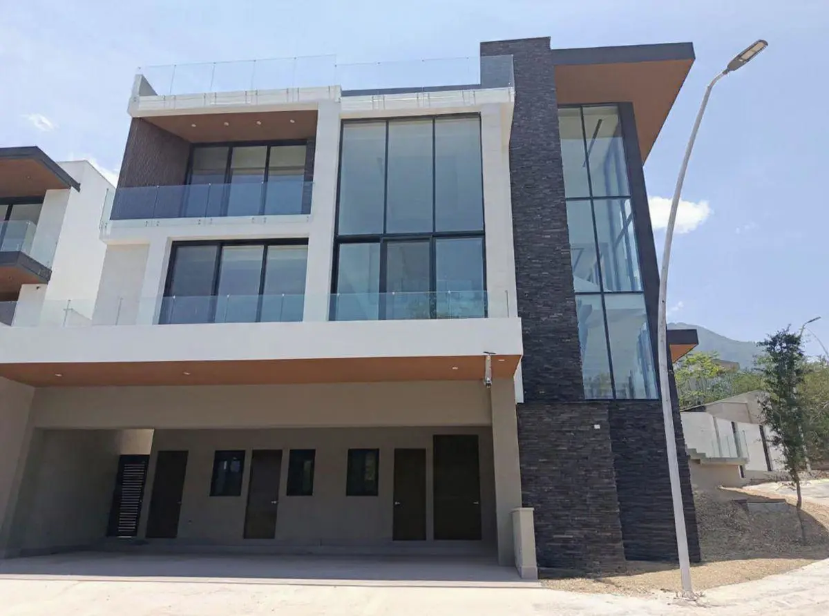 Casa en venta en Sierra Alta, Monterrey — foto 1 de 26