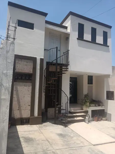 Casa en Venta en Lomas del Paseo, Zona Sur de Monterrey, N. L.