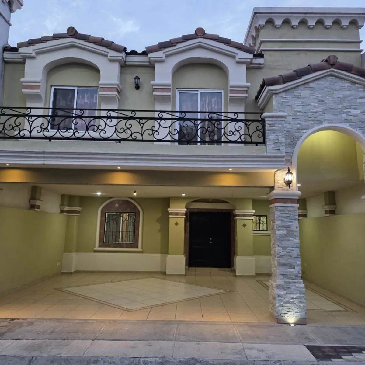 Casa en venta en Valle Casa Blanca, San Nicolás de los Garza — foto 1 de 25
