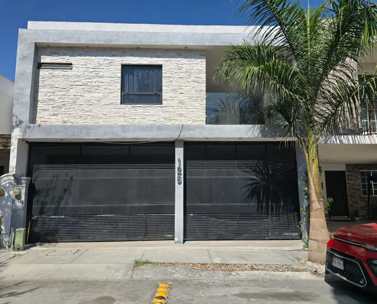 Casa en venta en Hacienda Santa Fe, Apodaca — foto 1 de 28