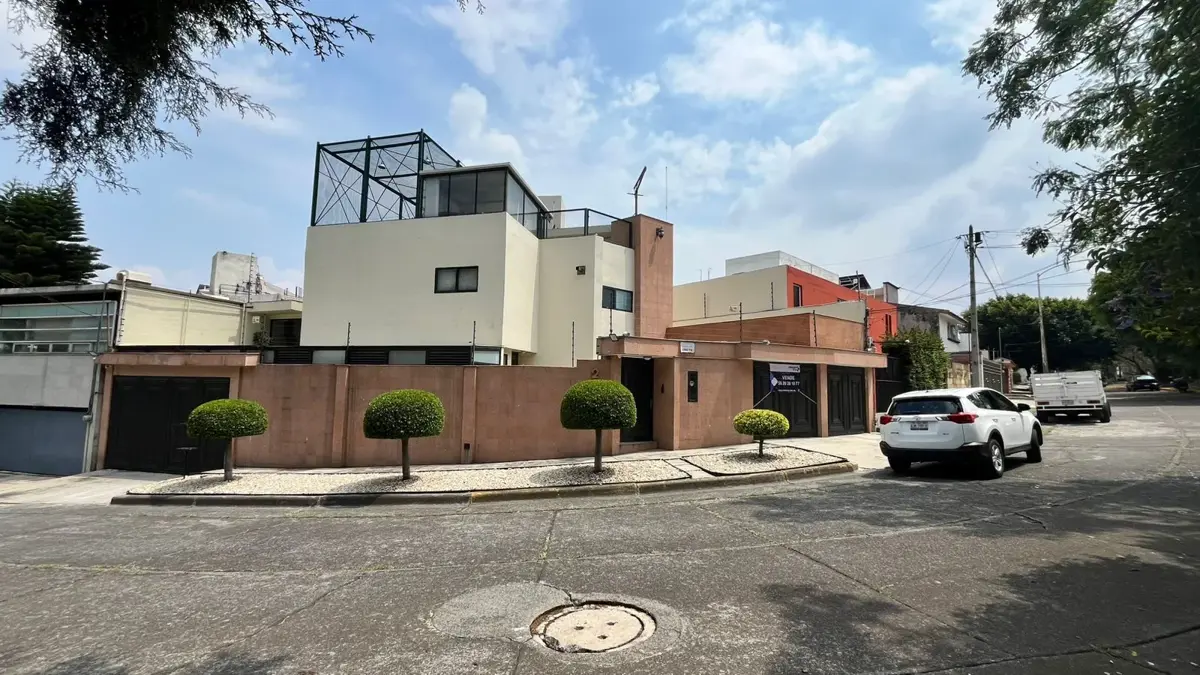 Casa en renta en Ciudad Satelite, Naucalpan de Juárez — foto 1 de 24