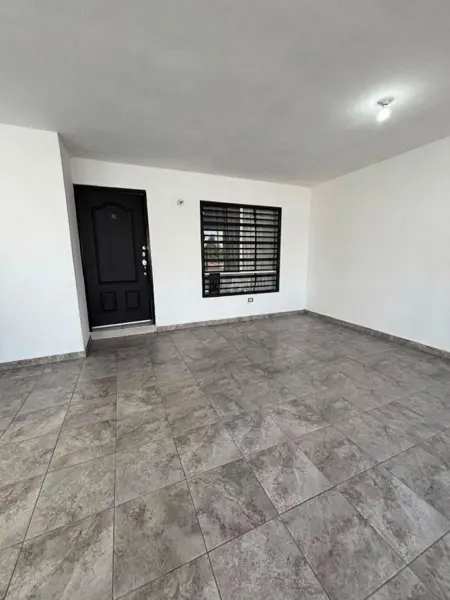 Casa en renta en Fraccionamiento Arezzo Residencial, García — foto 2 de 25