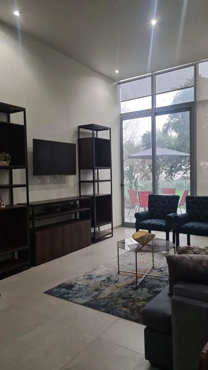 Departamento en renta en El Aguacatal, Santa Catarina — foto 1 de 15