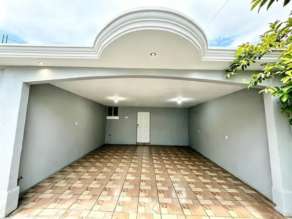 CASA LOS EBANOS VENTA