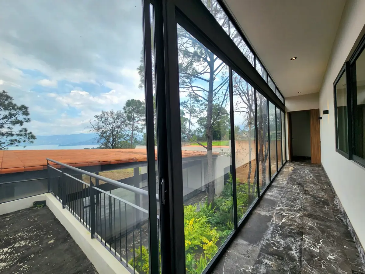 Casa en renta en Avandaro, Valle de Bravo — foto 1 de 13