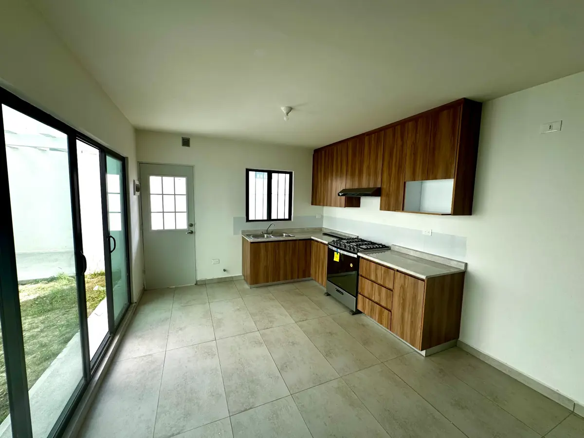 CASA NUEVA EN RENTA AL SUR DE SALTILLO CASA NUEVA EN RENTA AL SUR DE SALTILLO