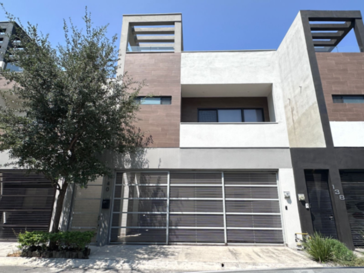 Casa en renta en Cumbres San Agustin, Monterrey — foto 1 de 49