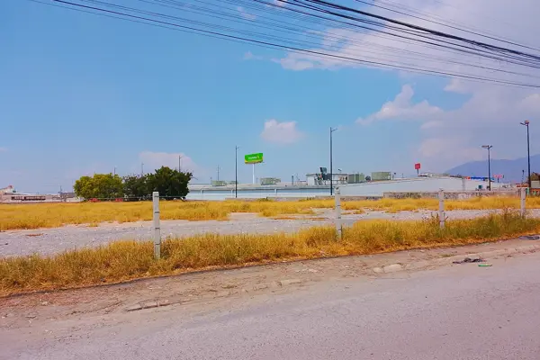 Terreno habitacional/comercial en RENTA en Mirasierra 1er Sector