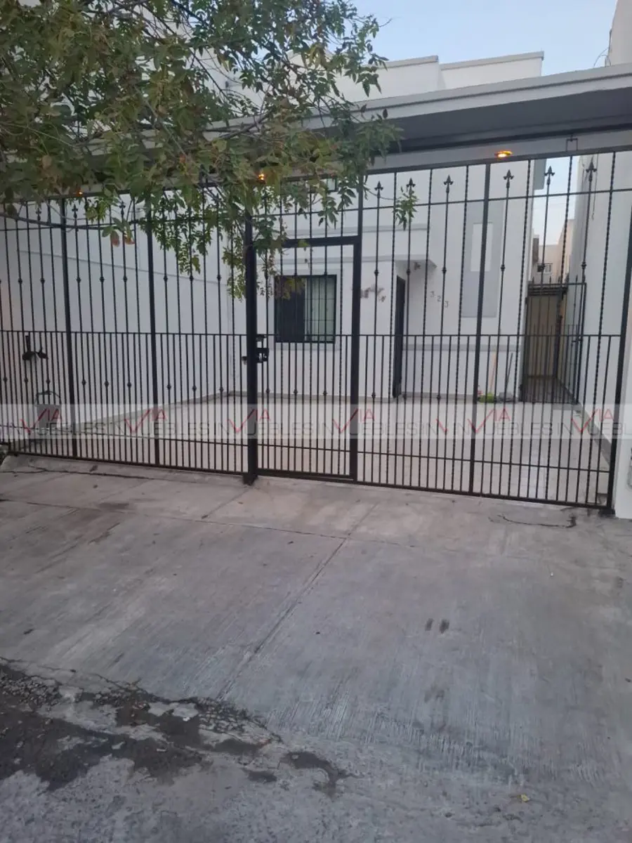 Casa en venta en Barrio San Carlos, Monterrey — foto 1 de 13