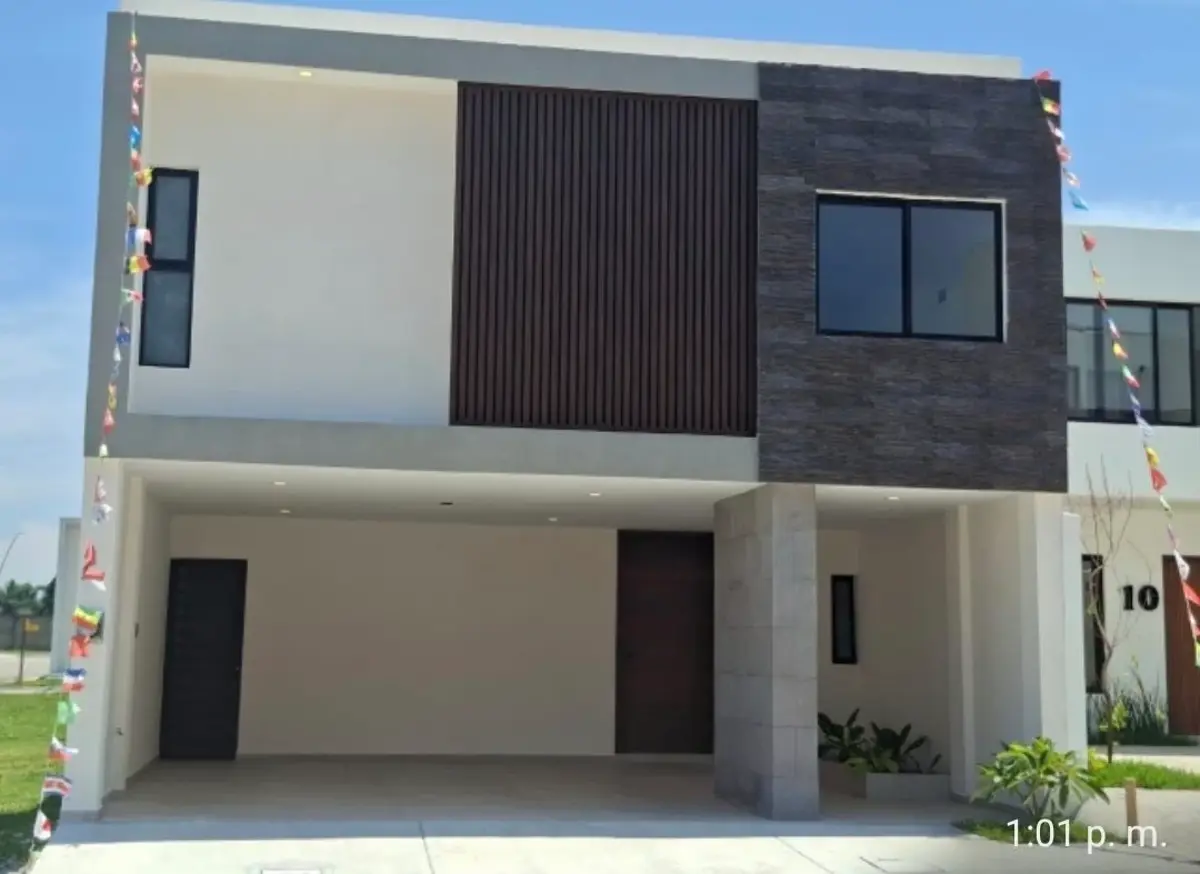 Casa en venta en Lomas del Dorado, Boca del Río — foto 1 de 40