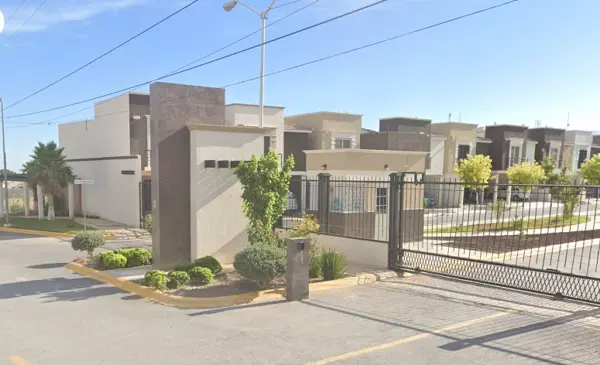 Casa en venta en Residencial los Rosales, Saltillo — foto 2 de 7