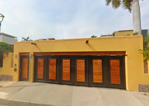 Residencia de Remate Bancario en Club de Golf Palma Real, Zihuatanejo