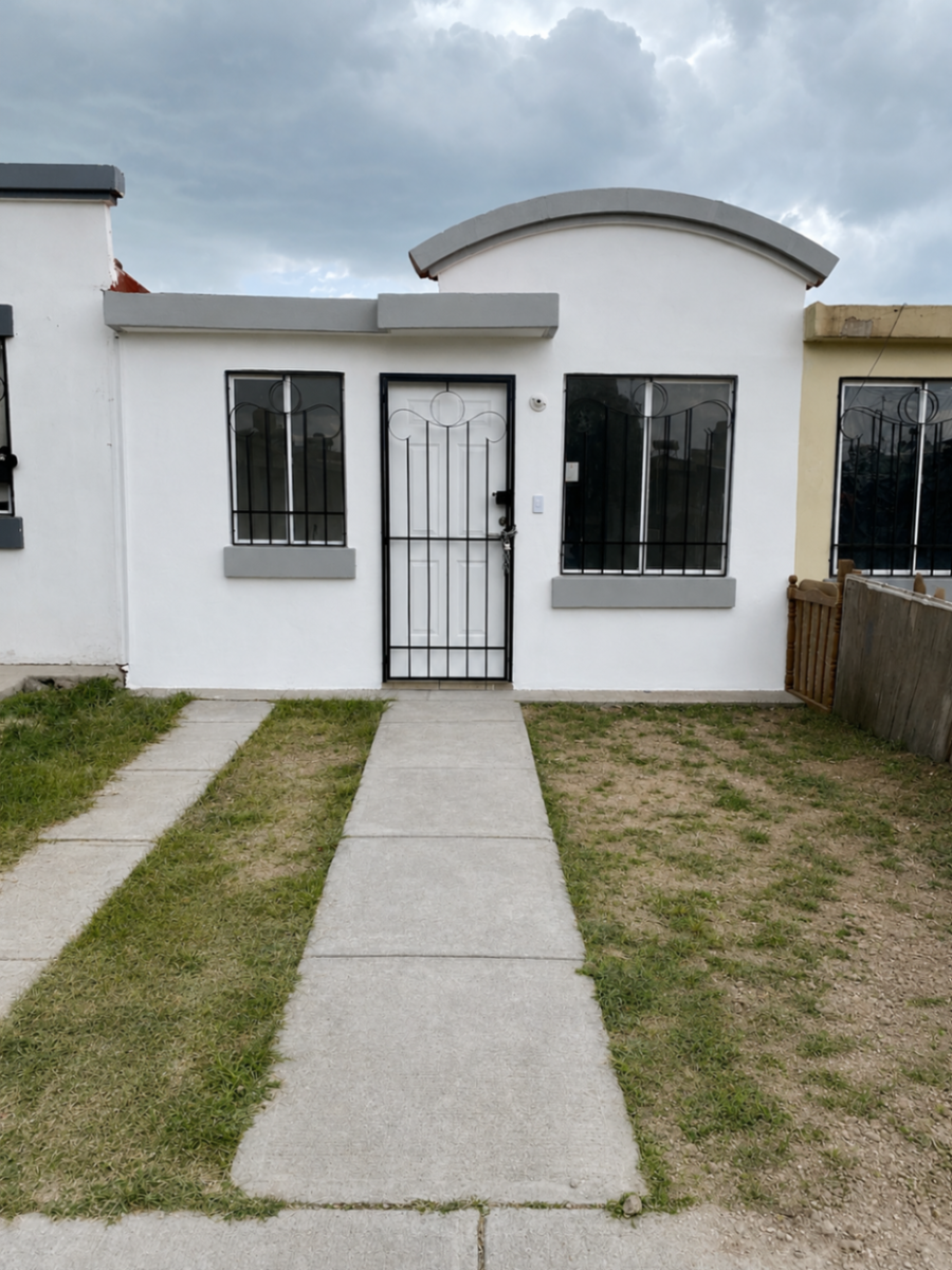 Casa en venta en UrbiVilla del Roble, León — foto 1 de 7