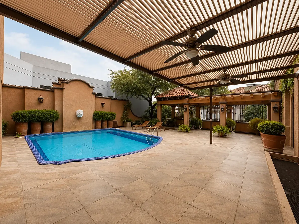 Casa en venta en Lomas del Rosario, San Pedro Garza García — foto 1 de 10