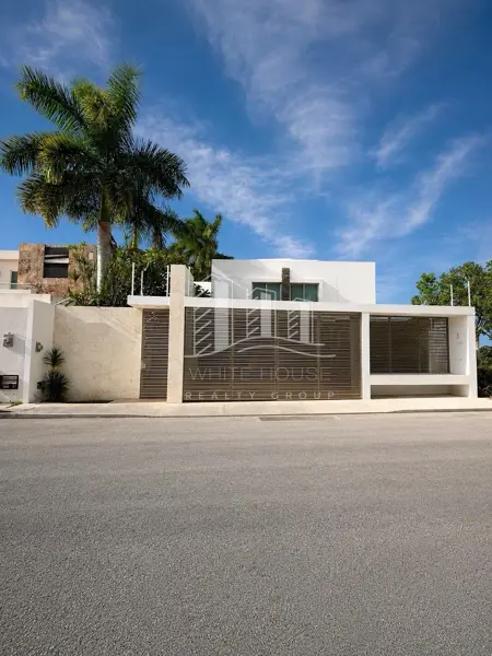 Casa en venta en Montebello, Mérida — foto 2 de 35