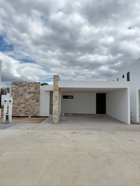 EXCLUSIVA CASA EN VENTA EN TEMOZON NORTE