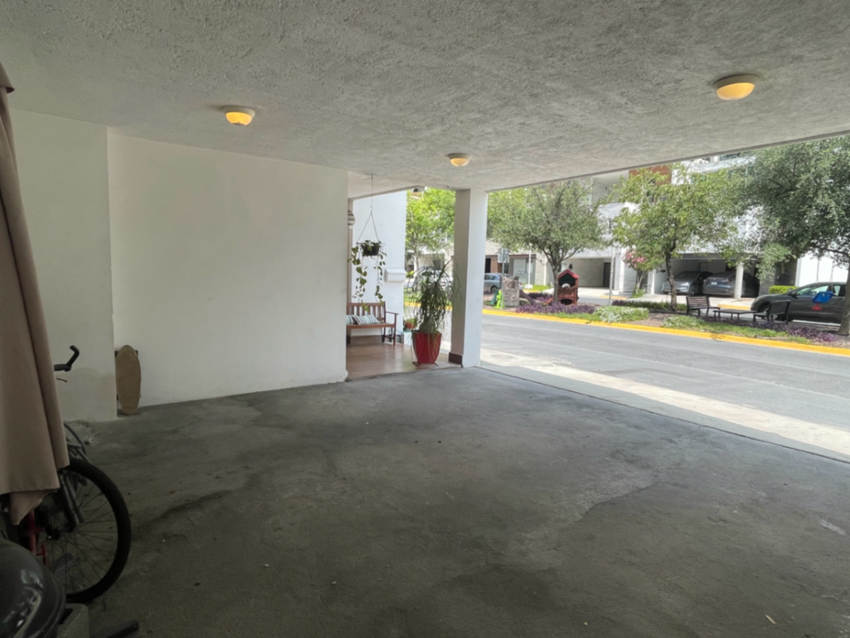 Casa en Venta en Privadas la Huasteca, Santa Catarina, Nuevo León