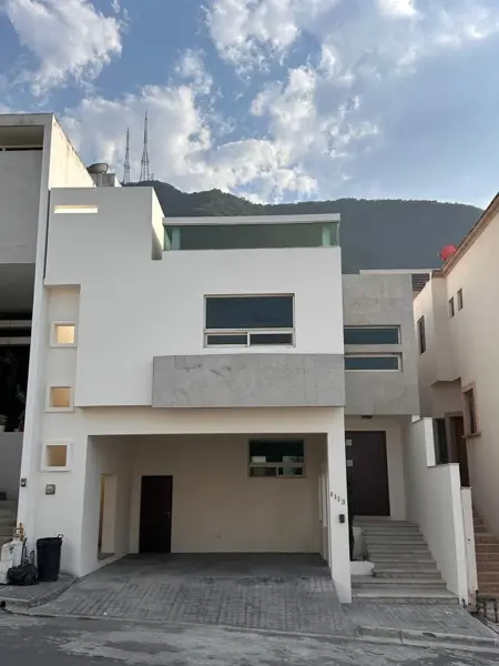 Casa En Renta, Privanzas, San Pedro Garza García, Nuevo León